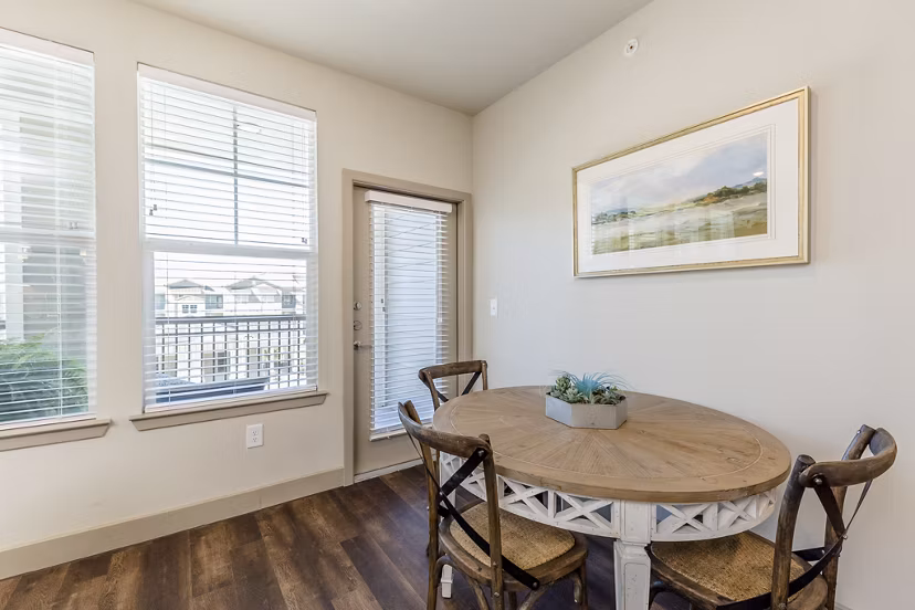 dining room at Rosalia Silverlake Apartments