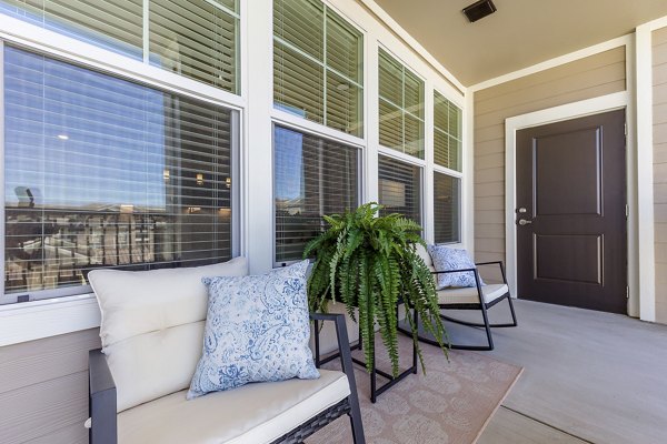 patio at Fordham at Silverlake Apartments