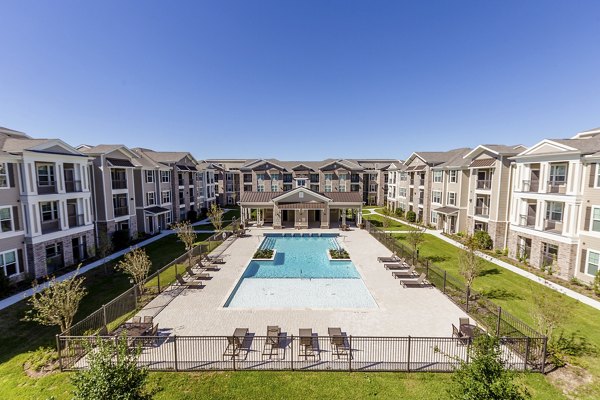 recreational area at Rosalia Silverlake Apartments
