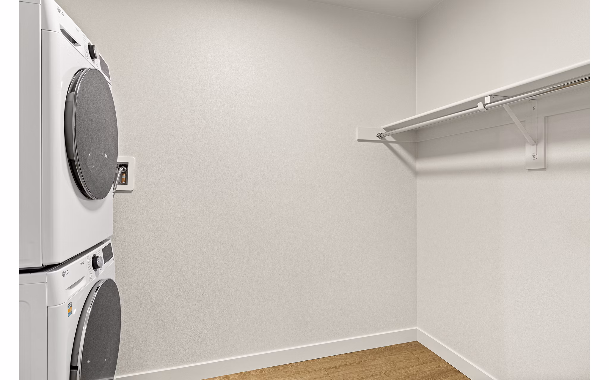 laundry room at Avenue 34 Apartments