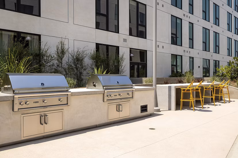 grill area at Avenue 34 Apartments