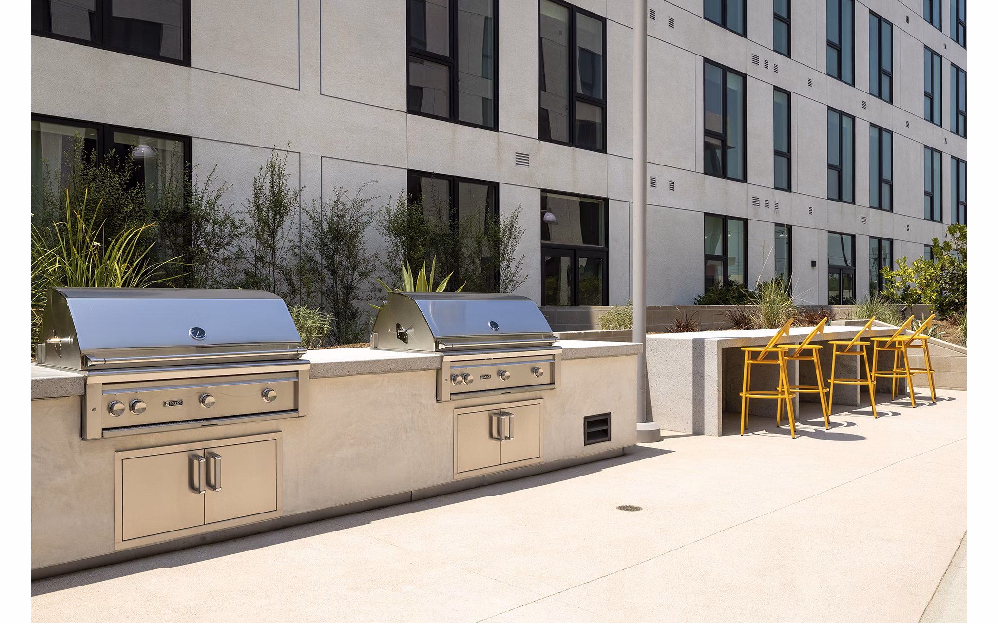 grill area at Avenue 34 Apartments