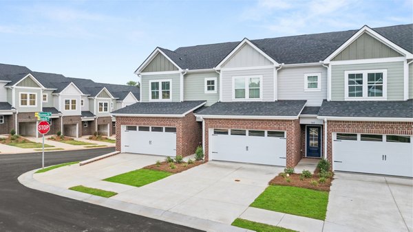 building/exterior at The Rosemoor Apartments