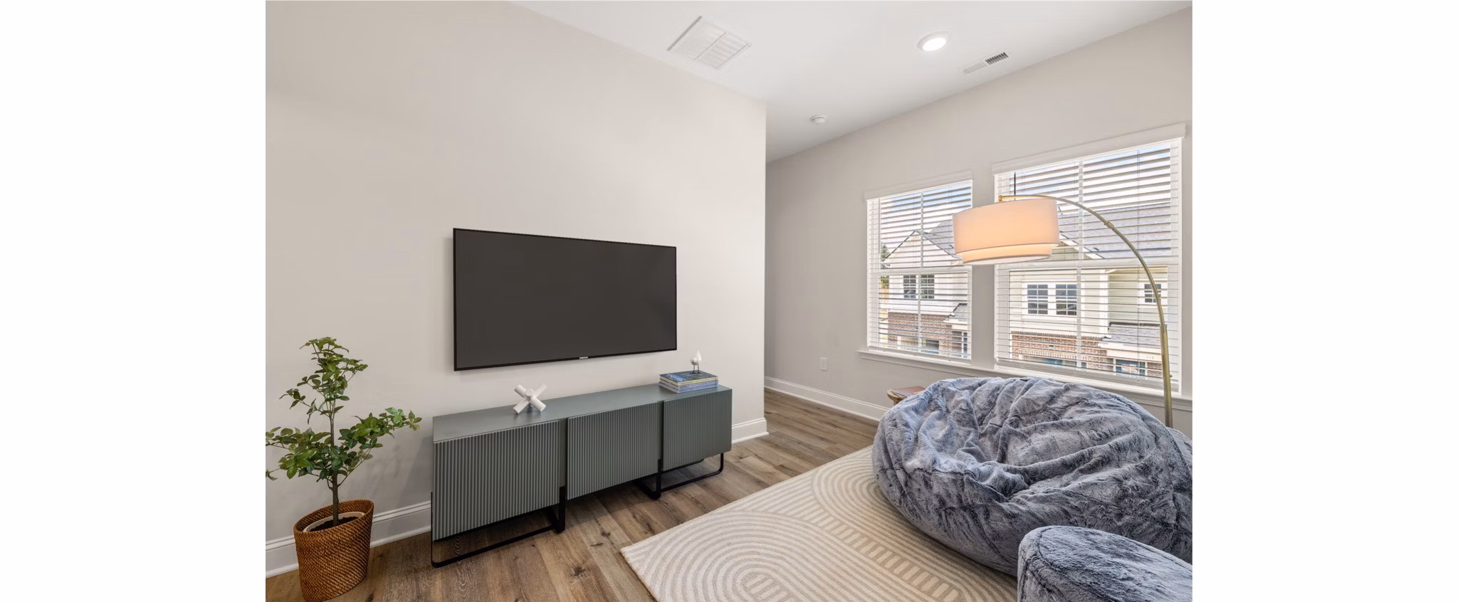 living room at The Rosemoor Apartments