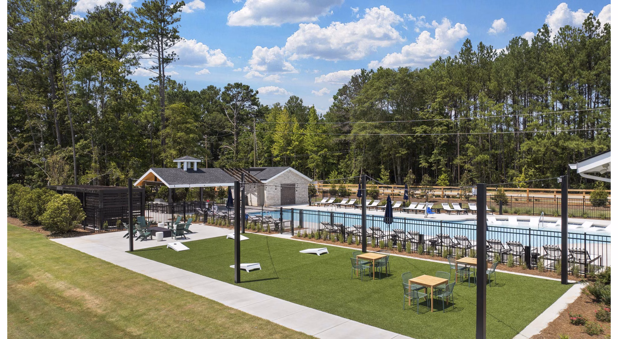 patio at The Rosemoor Apartments