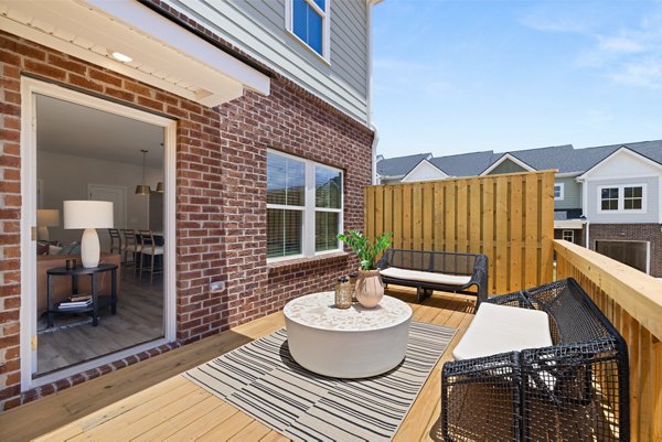 patio at The Rosemoor Apartments