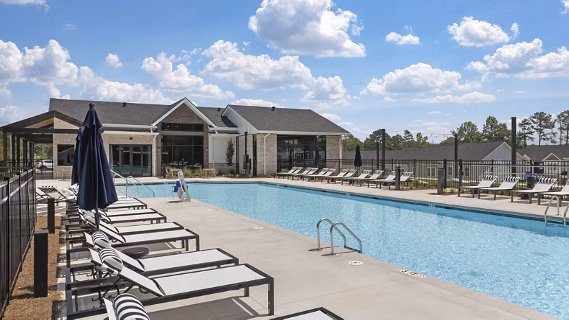 pool at The Rosemoor Apartments