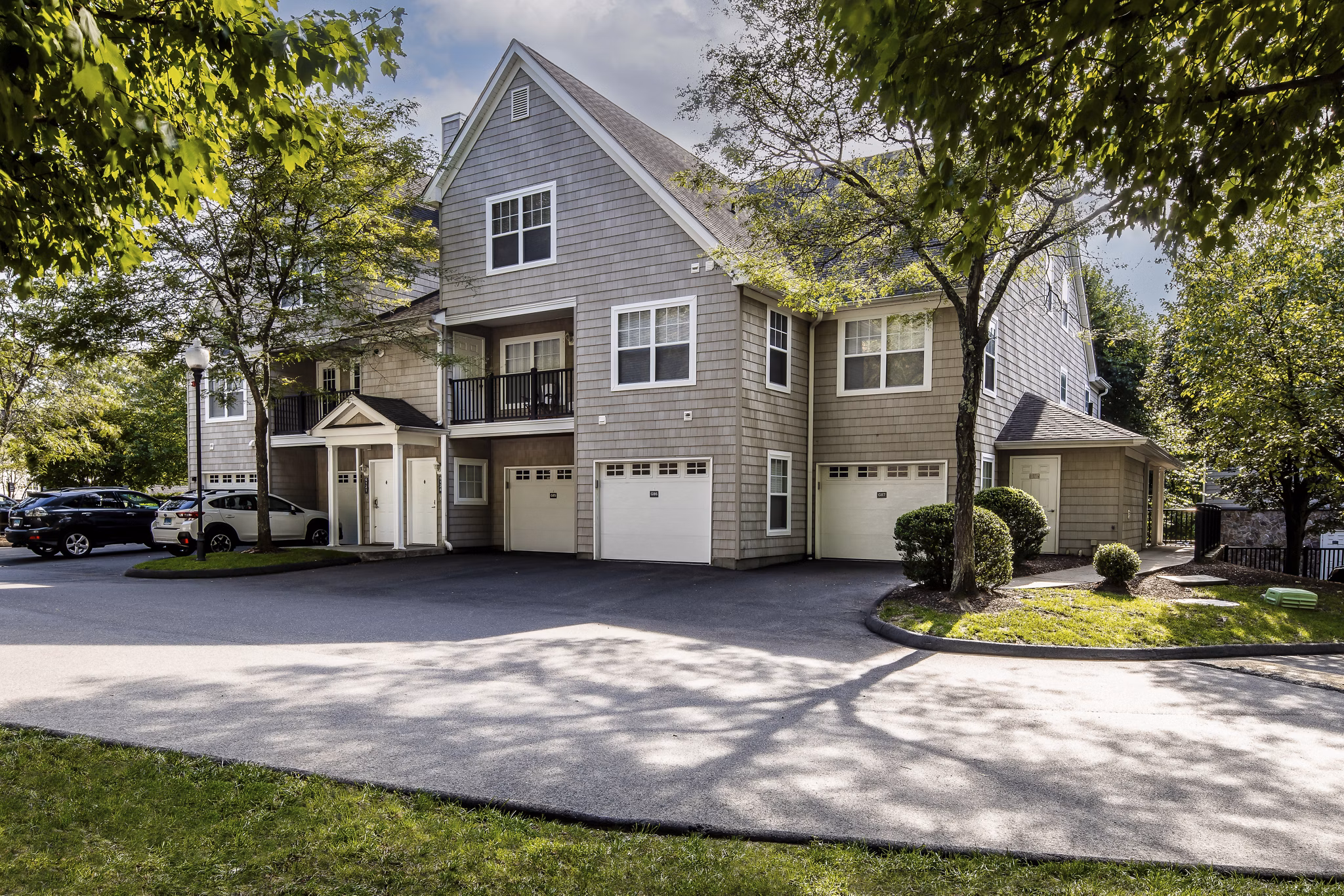 exterior at Riverwood at New Canaan Apartments
