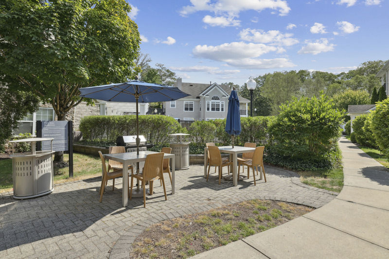 Grill area at Riverwood At New Canaan (1 of 3)