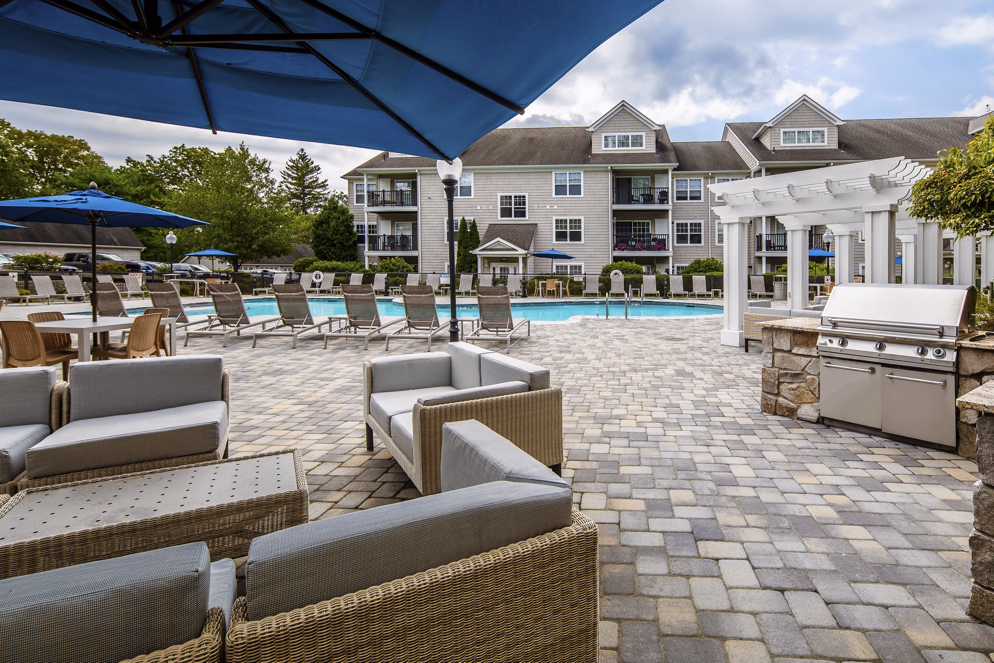patio at Riverwood at New Canaan Apartments