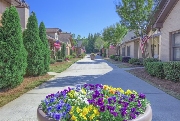 exterior at King's Reserve Suwanee Apartments 