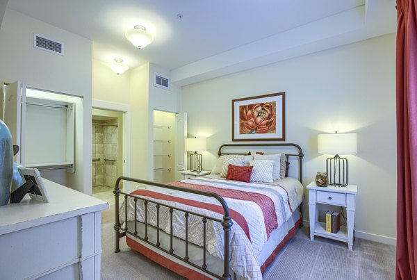 bedroom at King's Reserve Suwanee Apartments 