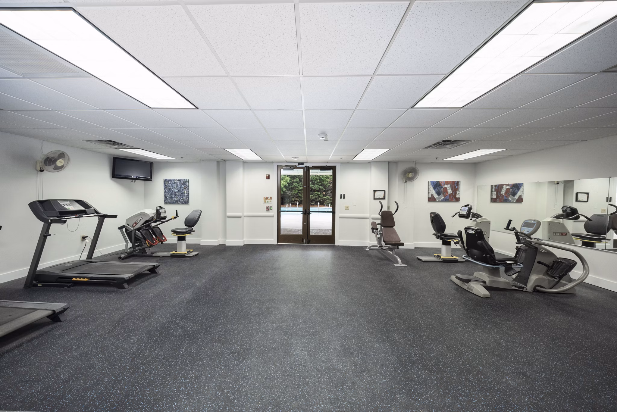 fitness center at King's Reserve Suwanee Apartments 