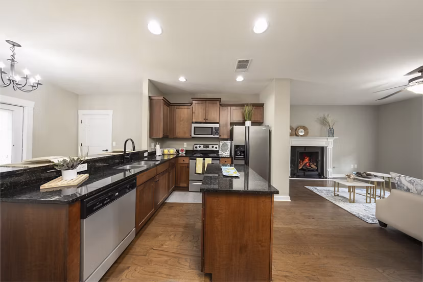 kitchen at King's Reserve Suwanee Apartments