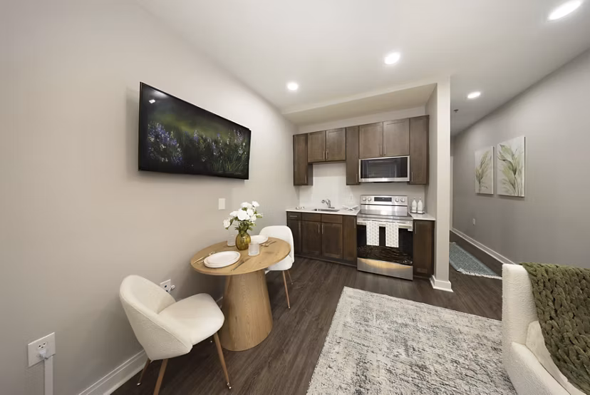 living room at King's Reserve Suwanee Apartments