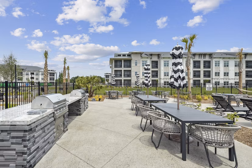 grill area at Arcadia at Waterway Hills Apartments 