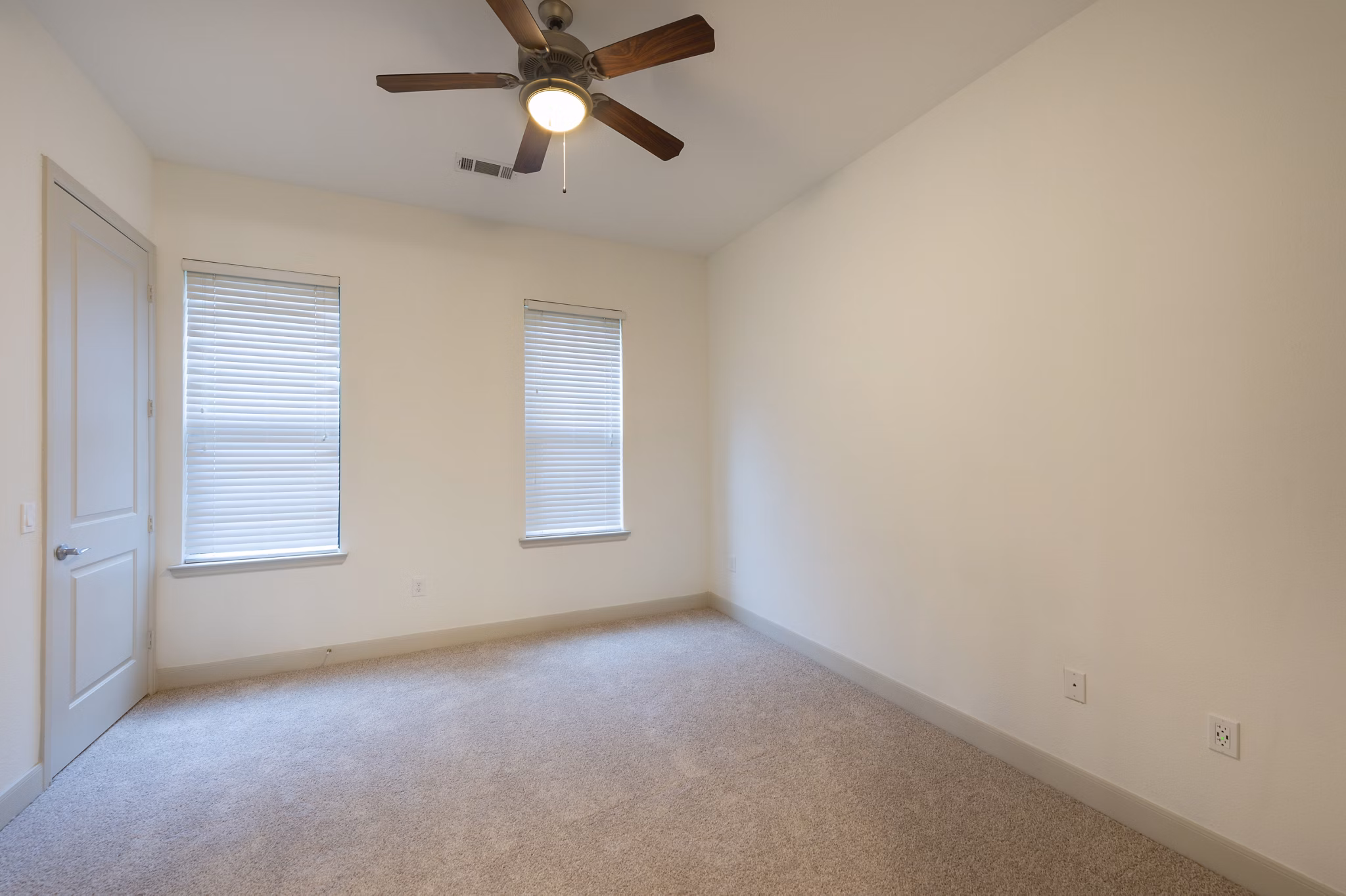 bedroom at The Briscoe River Oaks Apartments