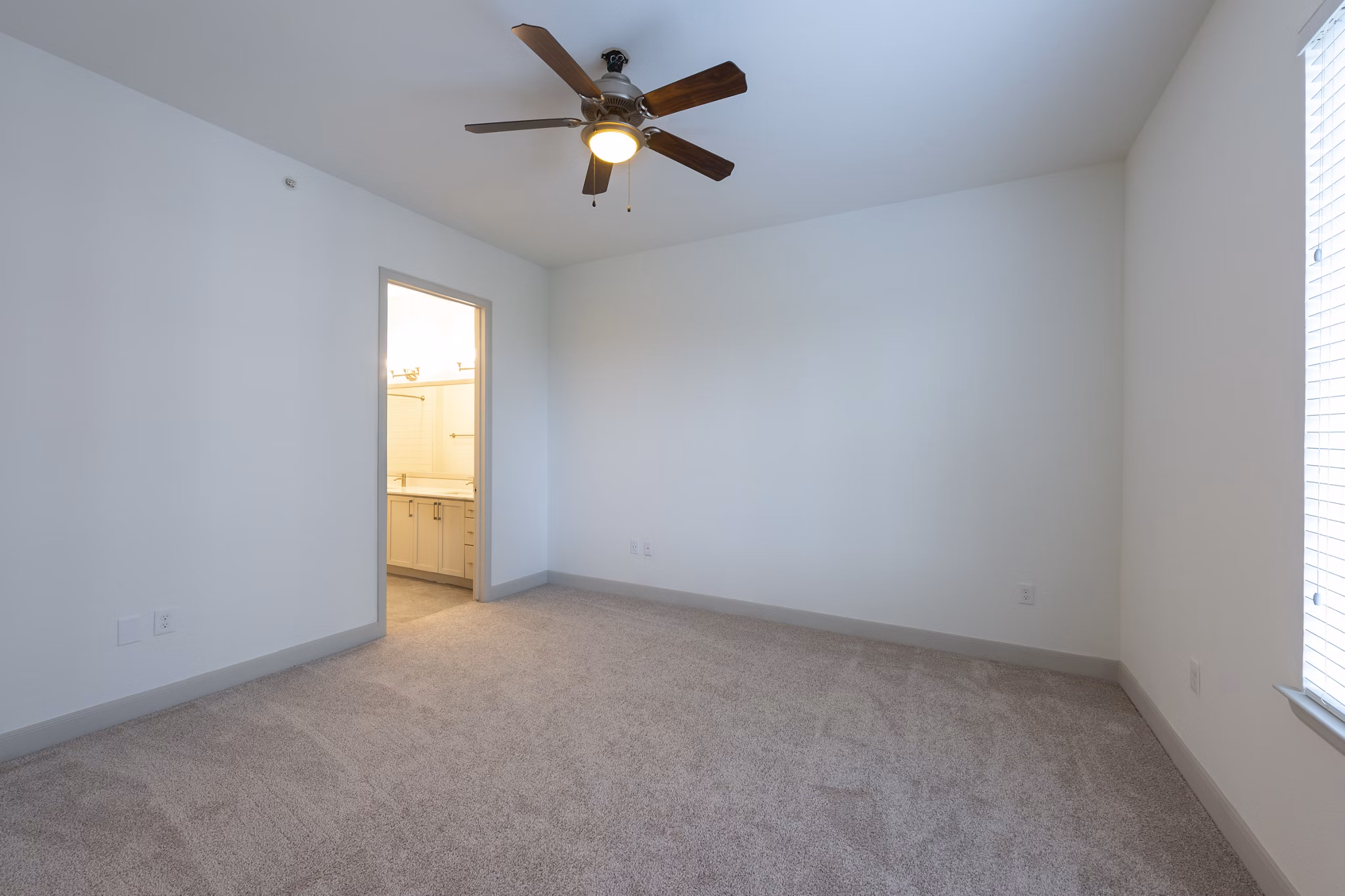 bedroom at The Briscoe River Oaks Apartments