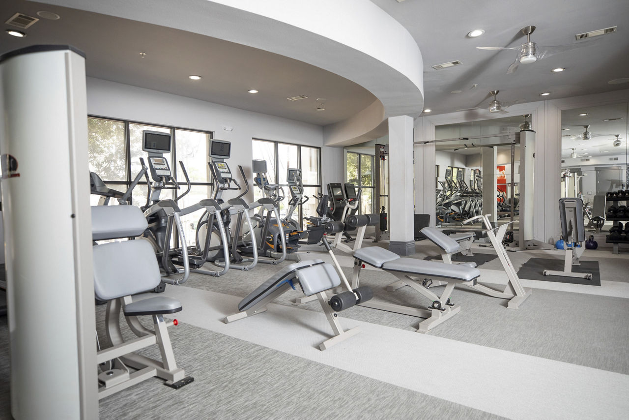 Gym at The Briscoe River Oaks (1 of 2)