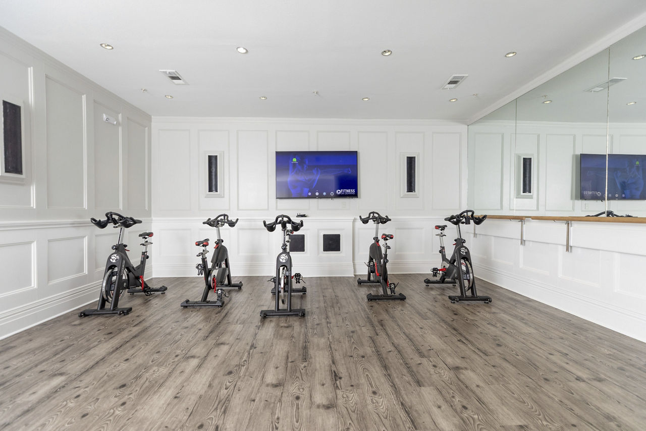 Gym at The Briscoe River Oaks (2 of 2)