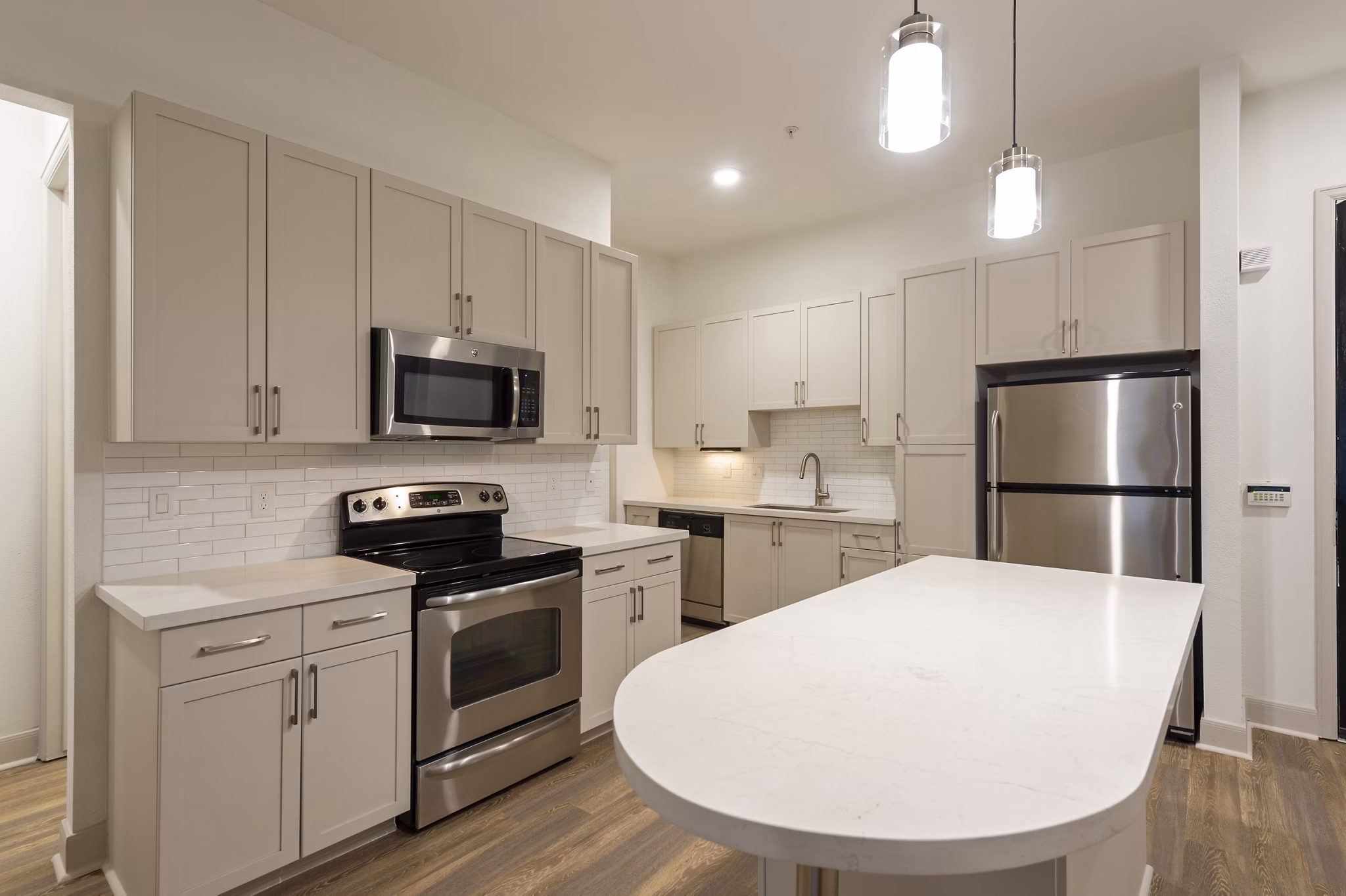 kitchen at The Briscoe River Oaks Apartments