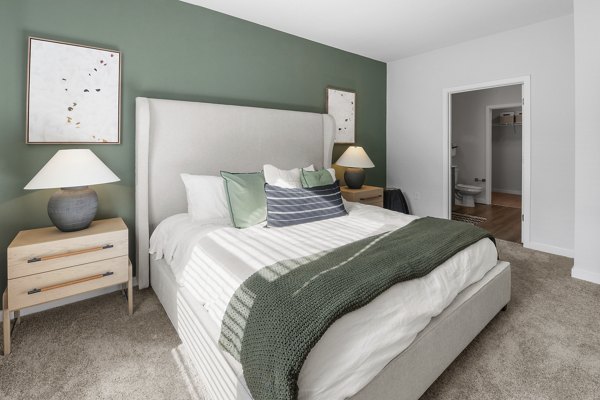 bedroom at Perimeter Pointe Apartments 