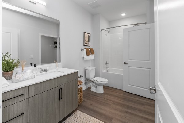 bathroom at Perimeter Pointe Apartments 