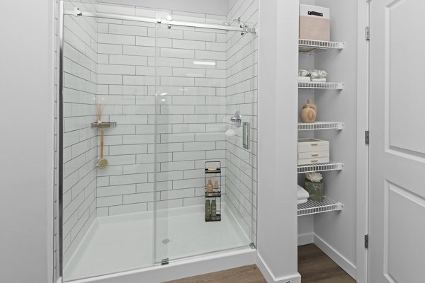 bathroom at Perimeter Pointe Apartments 