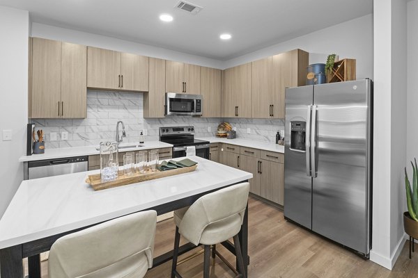 kitchen at Perimeter Pointe Apartments 