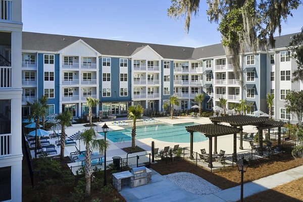 pool at Populus Pooler Apartments