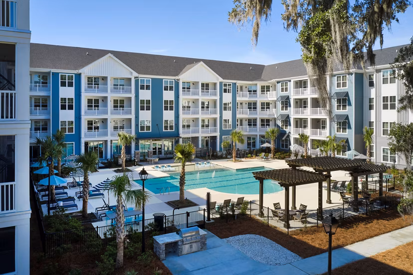 pool at Populus Pooler Apartments 