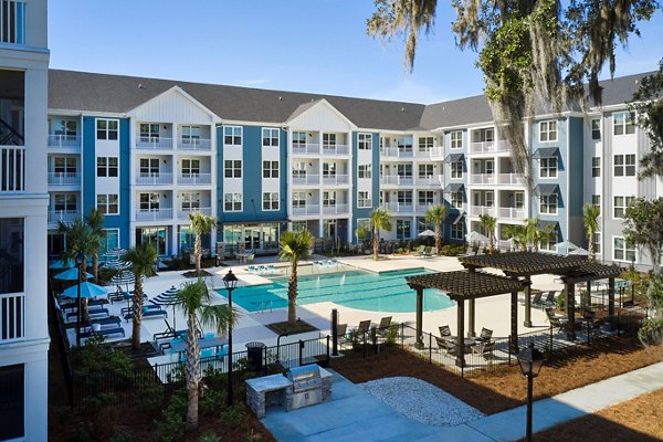 pool at Populus Pooler Apartments 