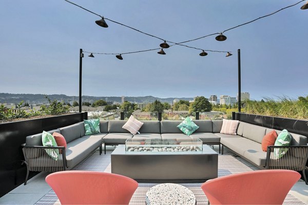 grill area at Denizen Apartments 
