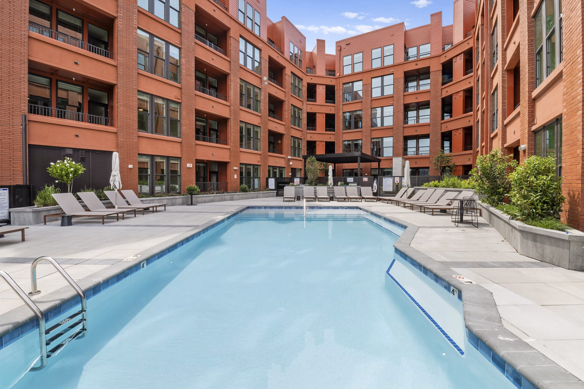 pool at Cullman House Apartments