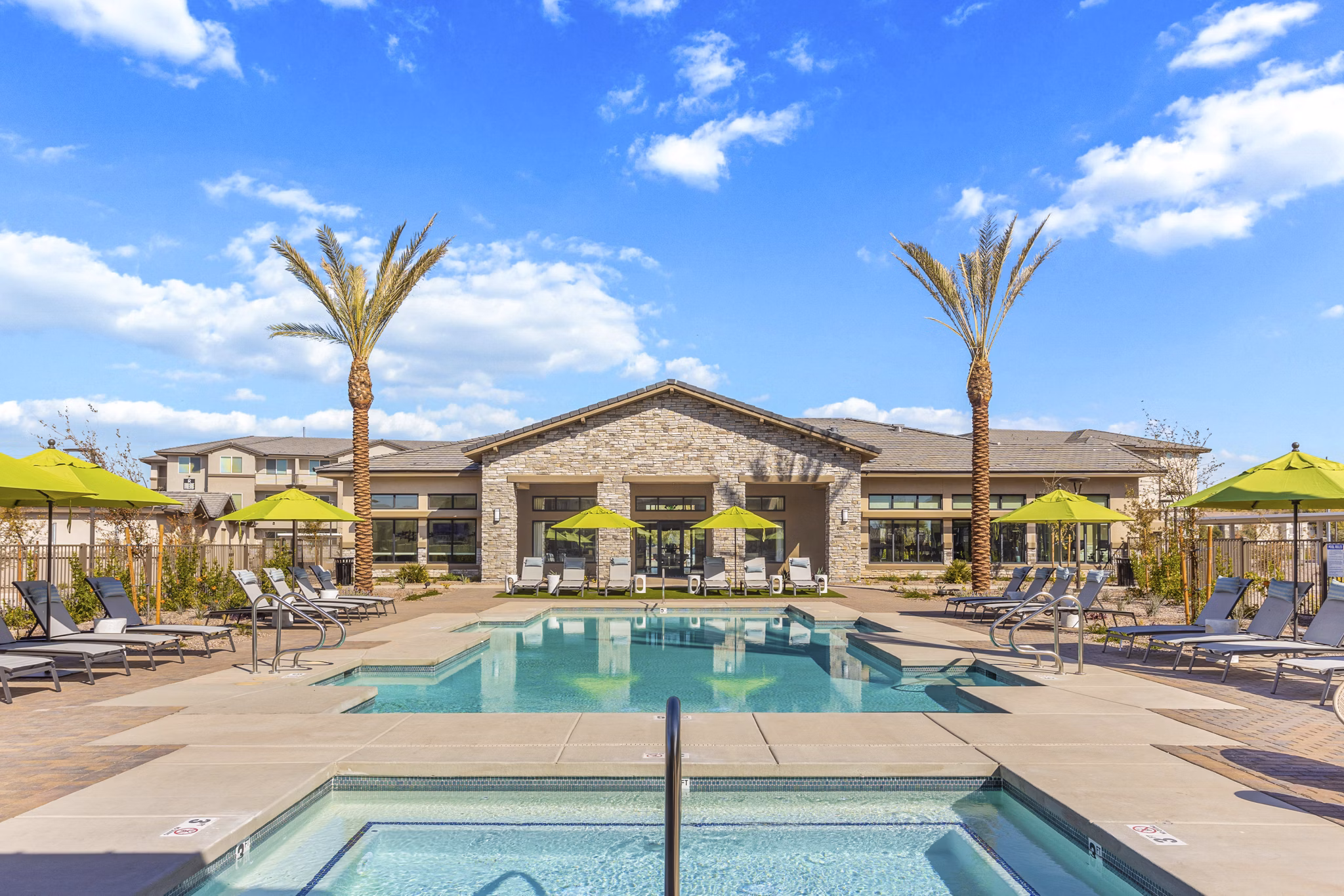 pool and jacuzzi at Prose Ascend Apartments