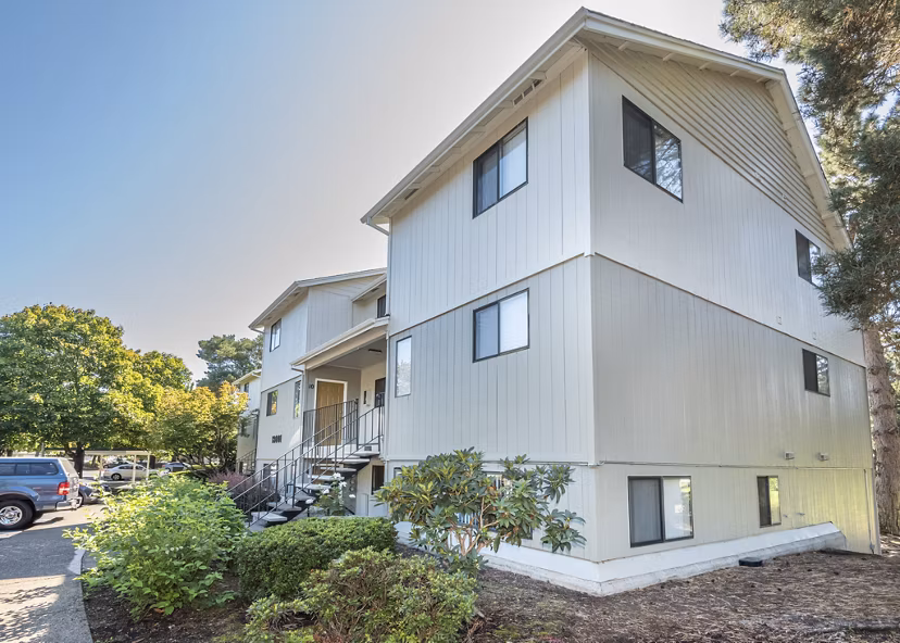 building at Aspenridge Apartments