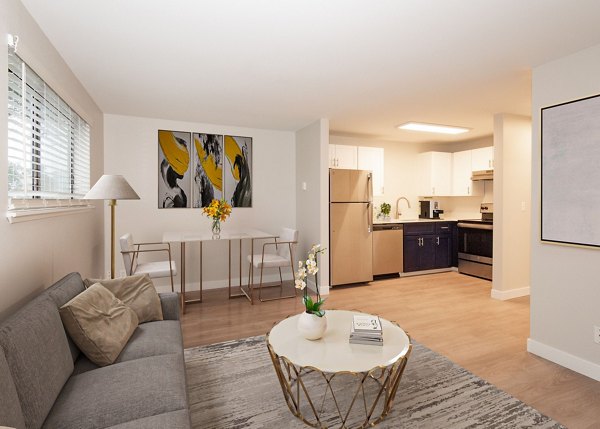 living room at Aspenridge Apartments