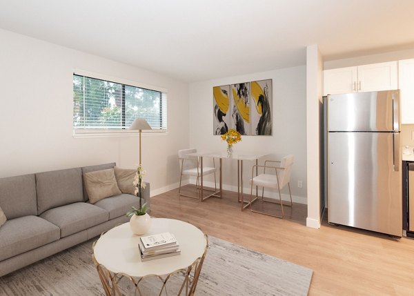 living room at Aspenridge Apartments