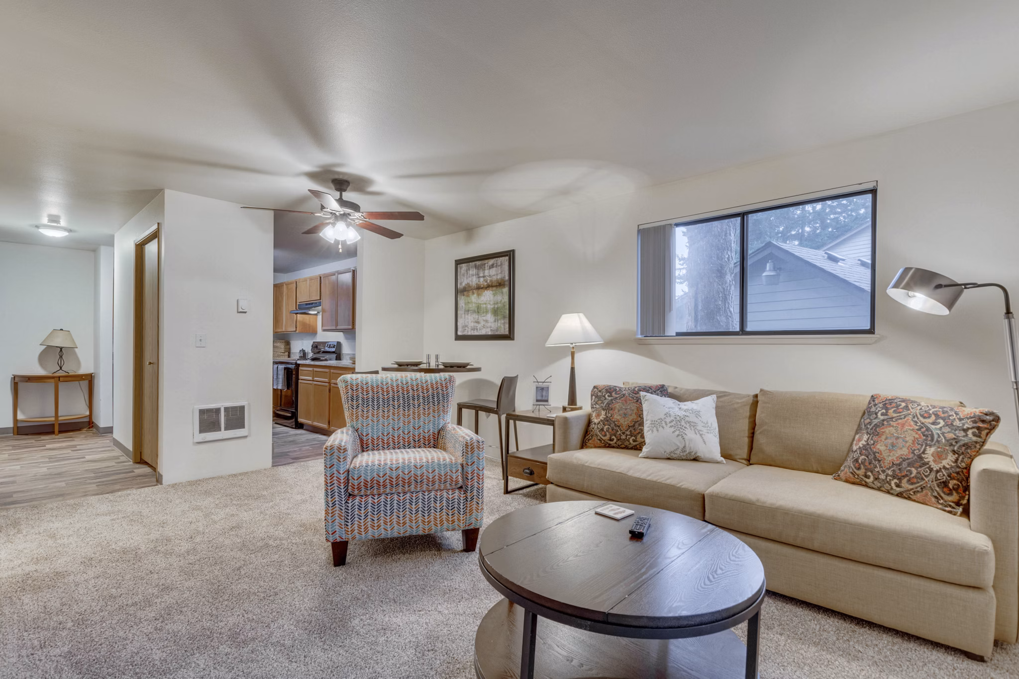 living room at Aspenridge Apartments