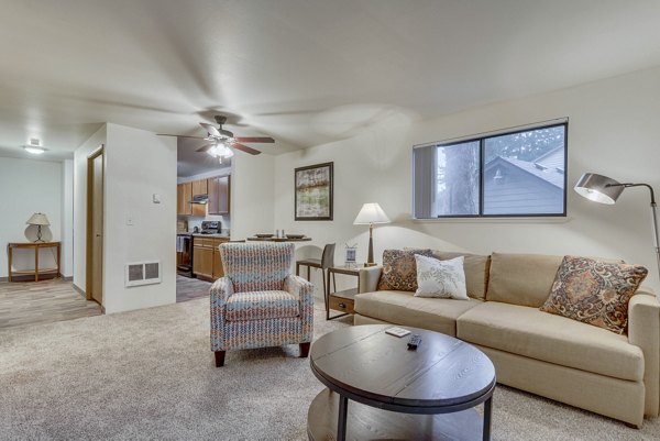 living room at Aspenridge Apartments