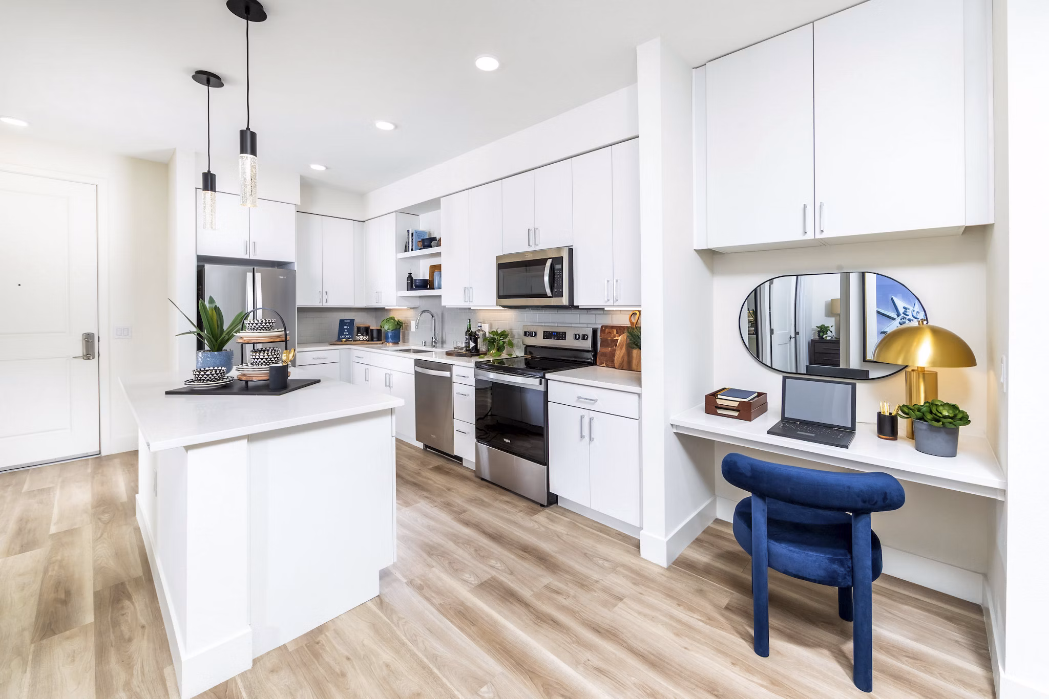 kitchen/home office at Marlowe South Las Vegas Apartments