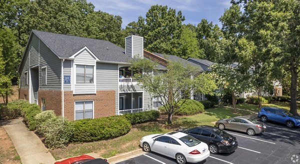 exterior at Amberwood at Lochmere Apartment 