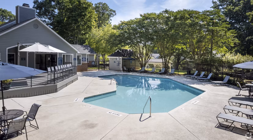 pool at Amberwood at Lochmere Apartment 