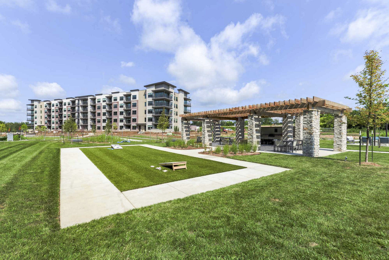 Grill area at Reflections Apartments (3 of 4)
