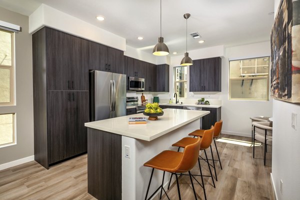 dining room at Lilian Apartments 