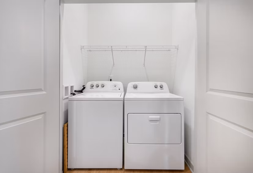 laundry facility at Album Matthews Apartments 
