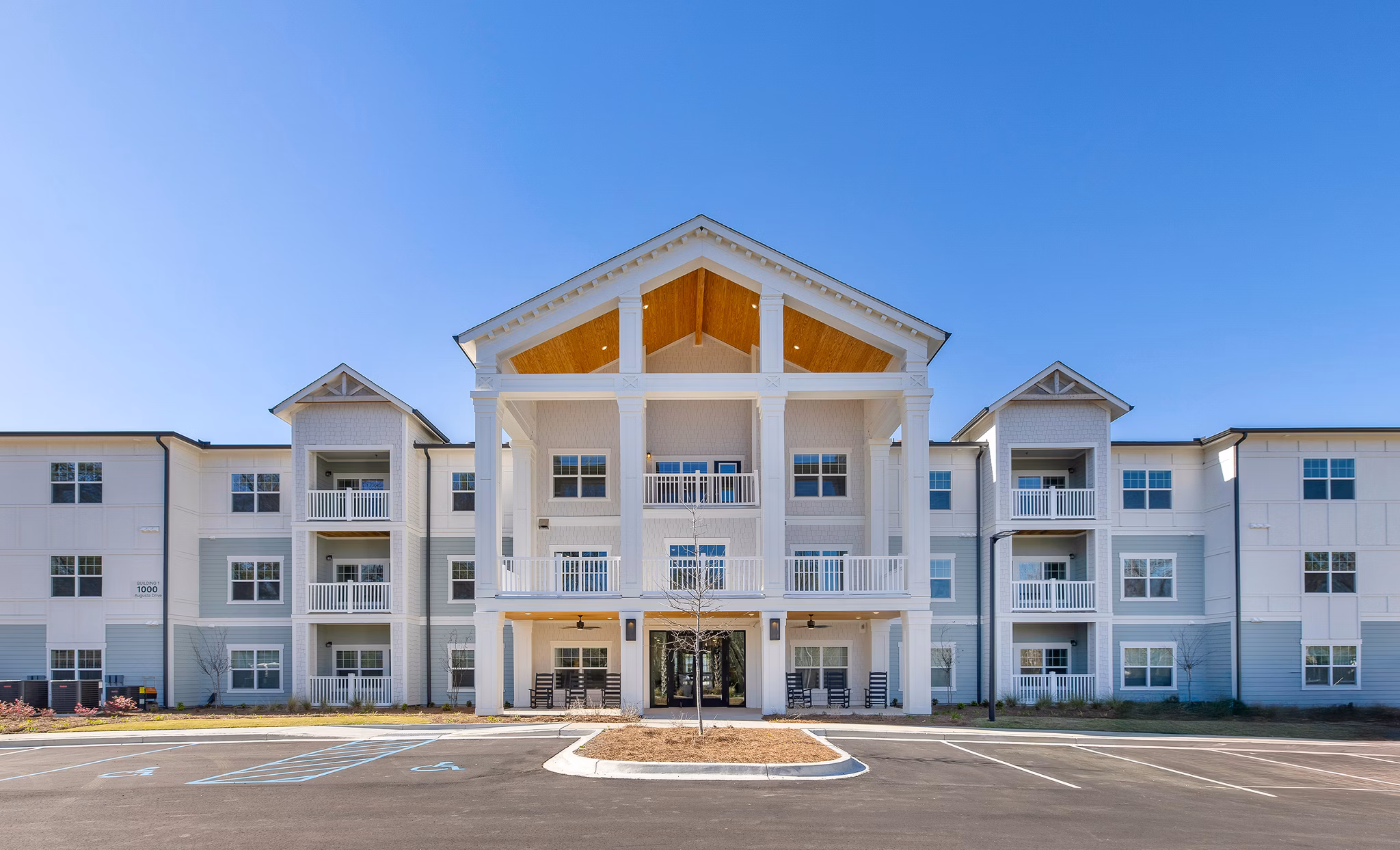 building/exterior at Eastwood Apartments