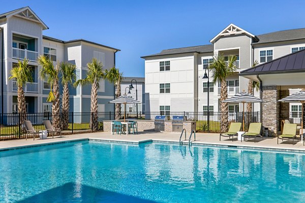 pool at Eastwood Apartments