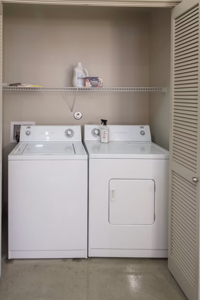 laundry room at Lakeshore Lofts Apartments