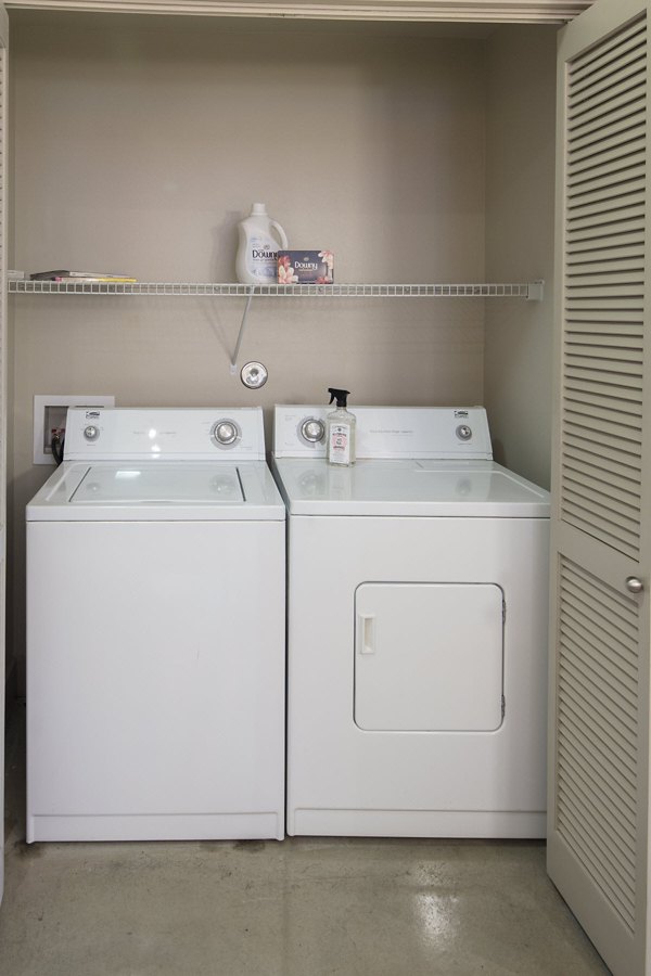 laundry room at Lakeshore Lofts Apartments